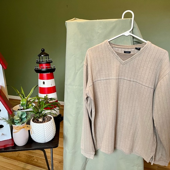 Van Heusen L/T Sweater - Picture 2 of 8